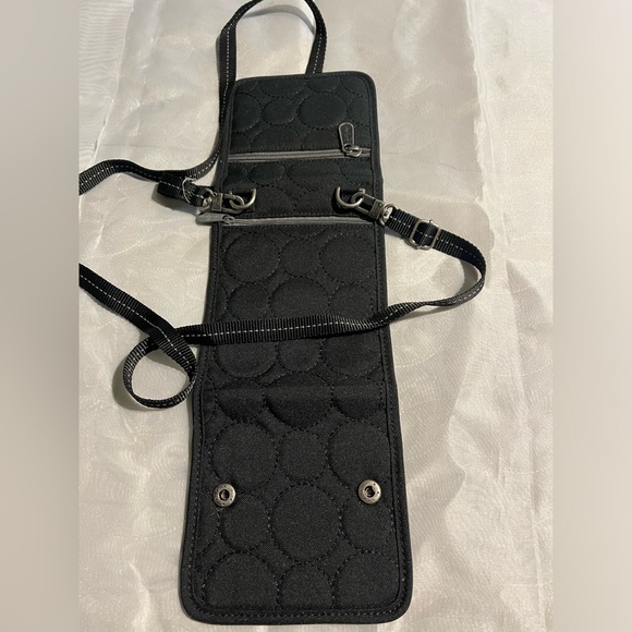 Thirty-One Tri-Fold Wrislet - Picture 4 of 6